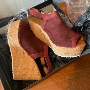 Wine cork wedges